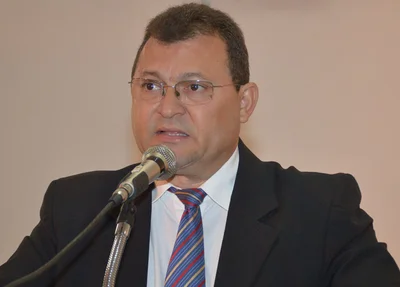 Chaguinha deixa liderança do governo na Câmara de Picos