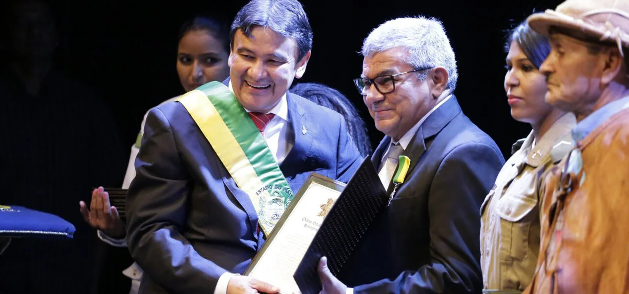 Entrega de homenagem
