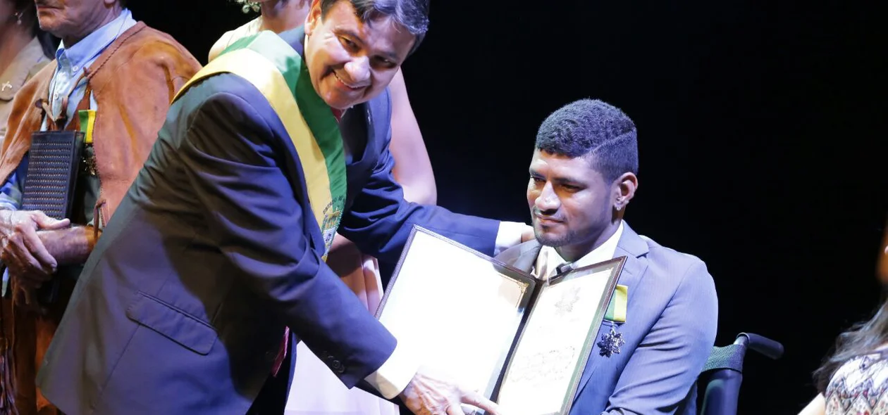 Wellington Dias entrega Ordem do Mérito da Renascença para homenageados