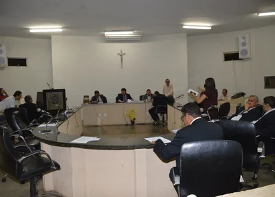 Câmara antecipa sessão por causa do feriado