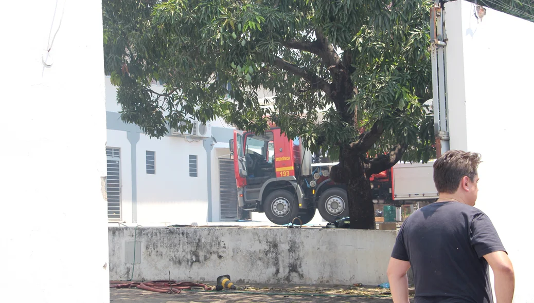 Corpo de Bombeiros chega ao condomínio