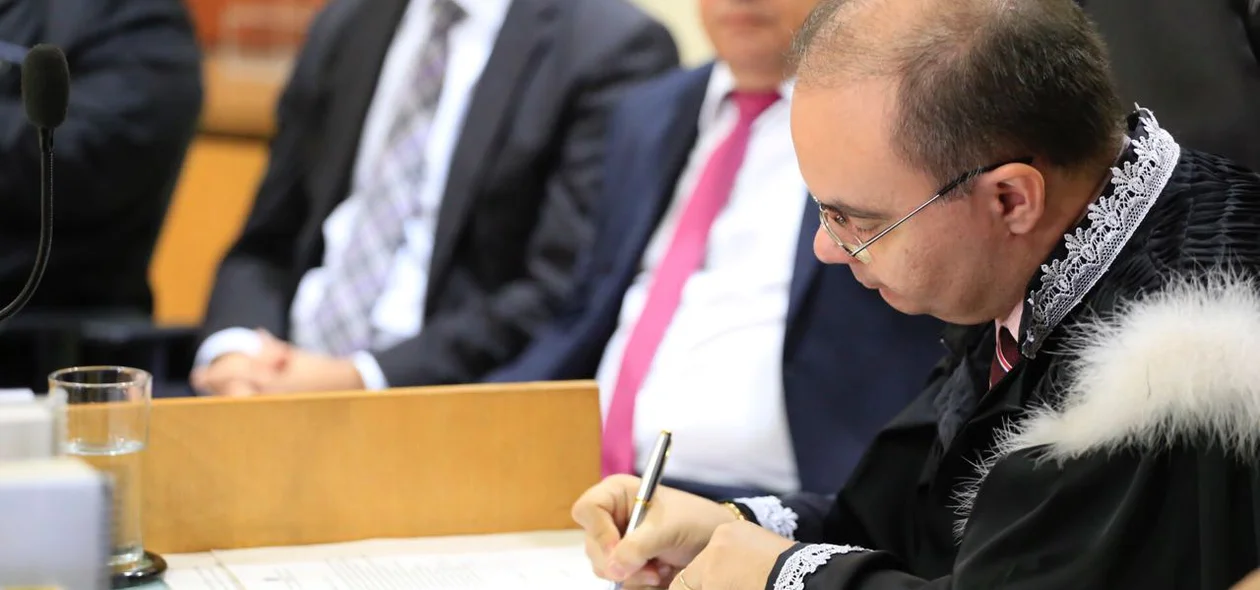Daniel Santos Rocha Sobral toma posse como juiz federal 