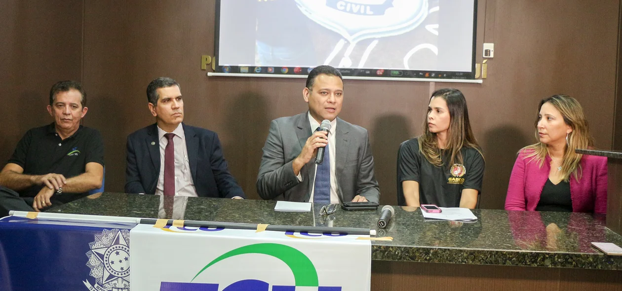 Autoridades presentes na coletiva