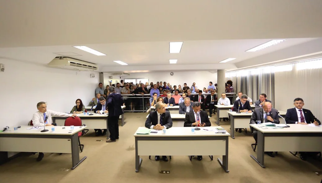 Comsisão de Constituição e Justiça (CCJ) da Alepi