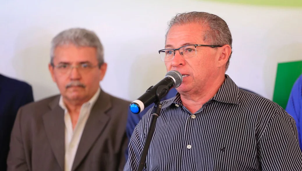 Deputado Assis Carvalho acompanhou a inauguração