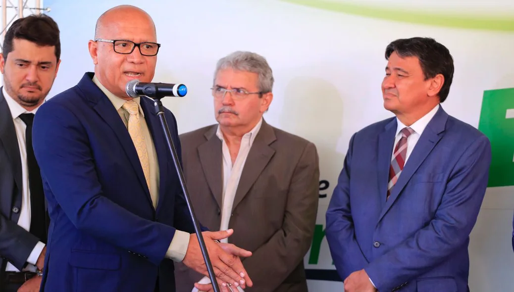 Franzé participa da inauguração do booster do Dirceu