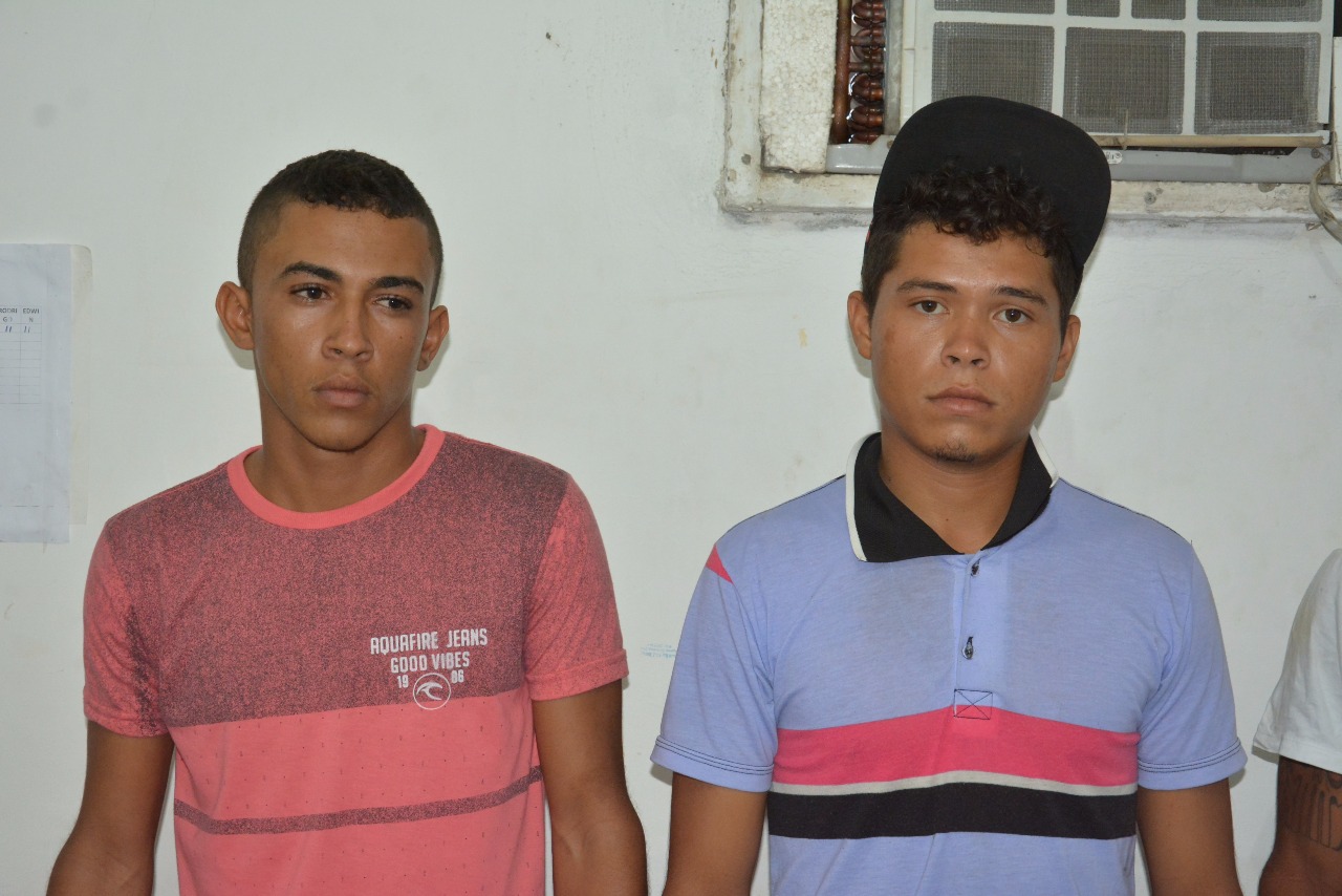 Presos após furto na Escola Municipal Antônio Ferreira de Oliveira 