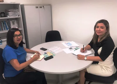 A superintendente de relações sociais da Segov Núbia Lopes e a Promotora Flávia Gomes