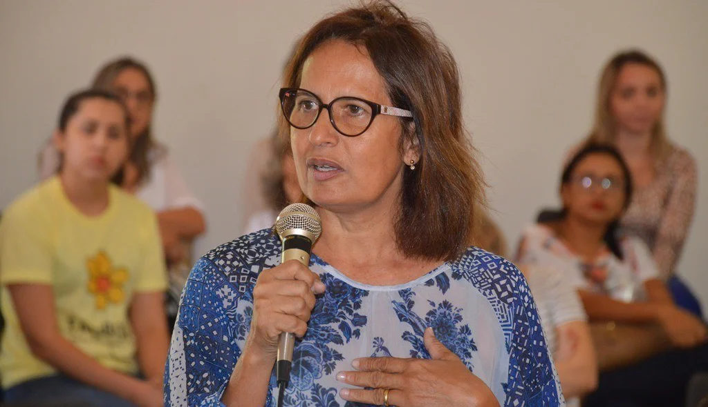 Secretária de Saúde diz que reajustes concedidos aos servidores causou problema