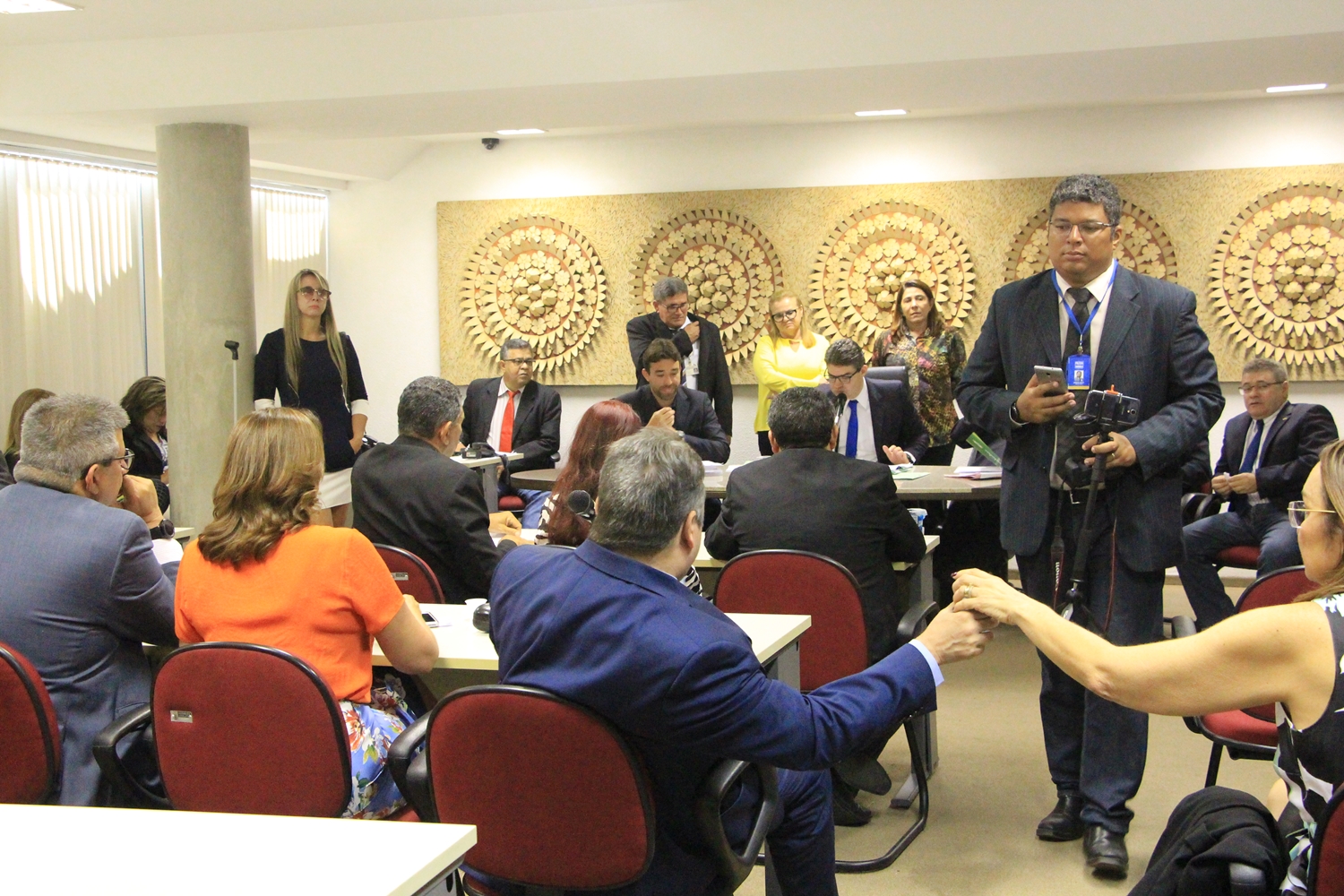 Comissão da alepi aprova relatório