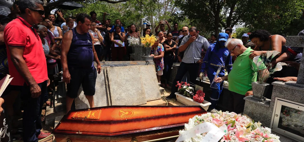 Corpo de Camilla Abreu é sepultado em Teresina