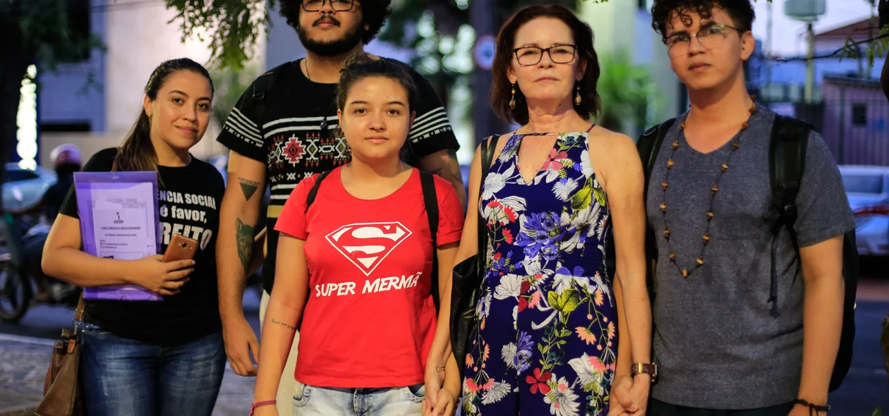 Professora da UFPI do curso de ciências socias e alunos 
