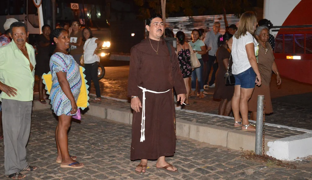 Romeiro em traje típico de São Francisco