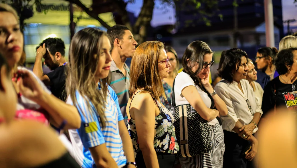 Varias Mulheres participam do ato