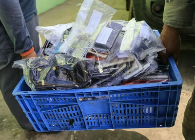 Aparelhos celulares apreendidos