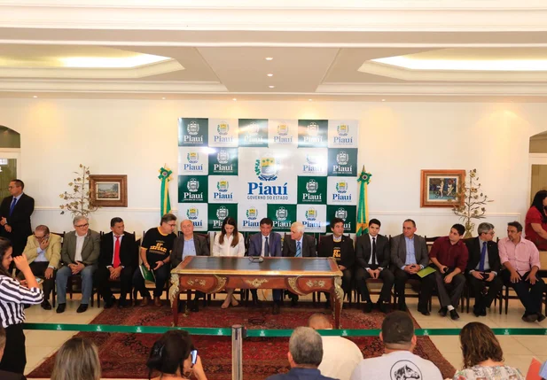 Solenidade de lançamento da Expoapi