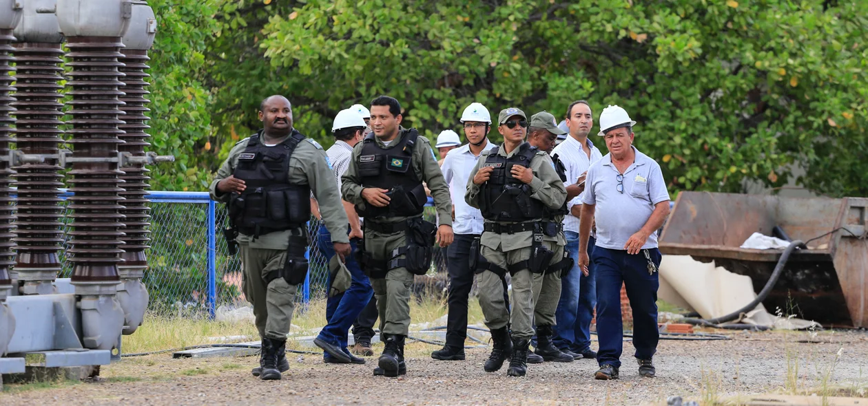 Polícia militar no local 