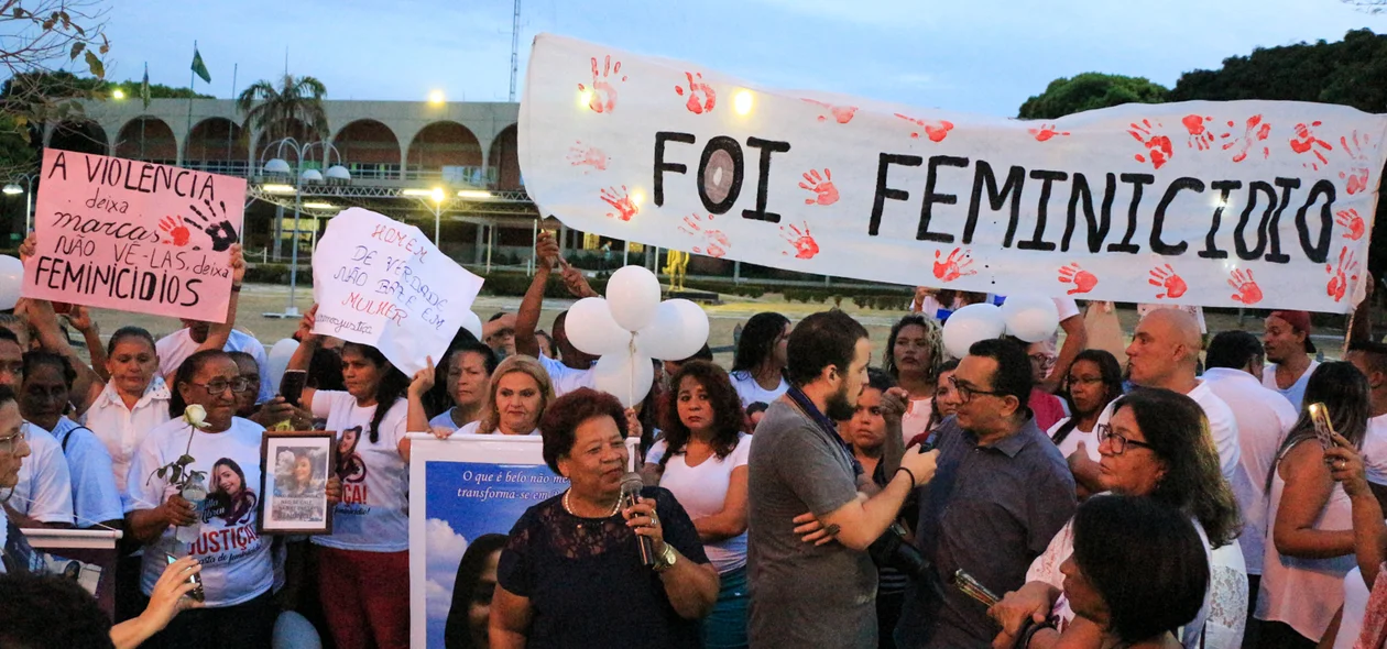 Foi feminicídio diz manifestantes