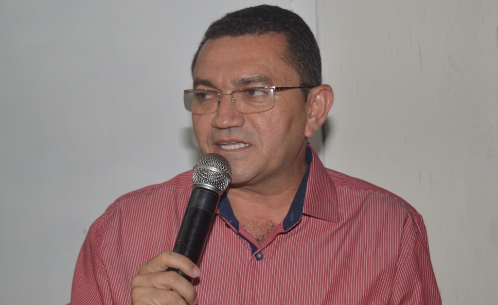 Padre Walmir exonera militante petista