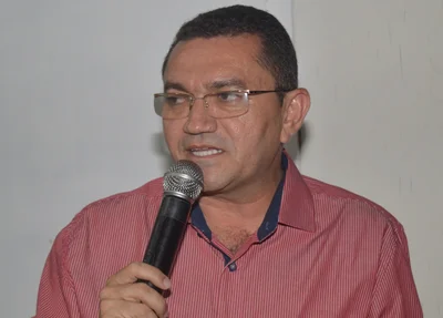 Padre Walmir exonera militante petista