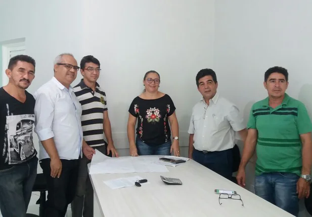 Prefeita Vilma Amorim e vereadores se reúnem com Limma