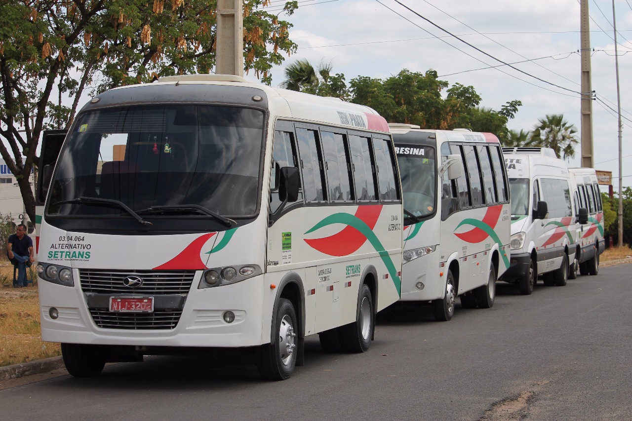 Motoristas cobram fiscalização de clandestinos