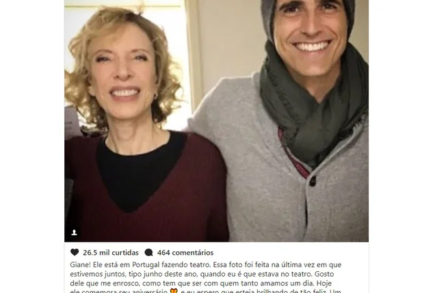 Homenagem ao ex-companheiro, que completa 45 anos