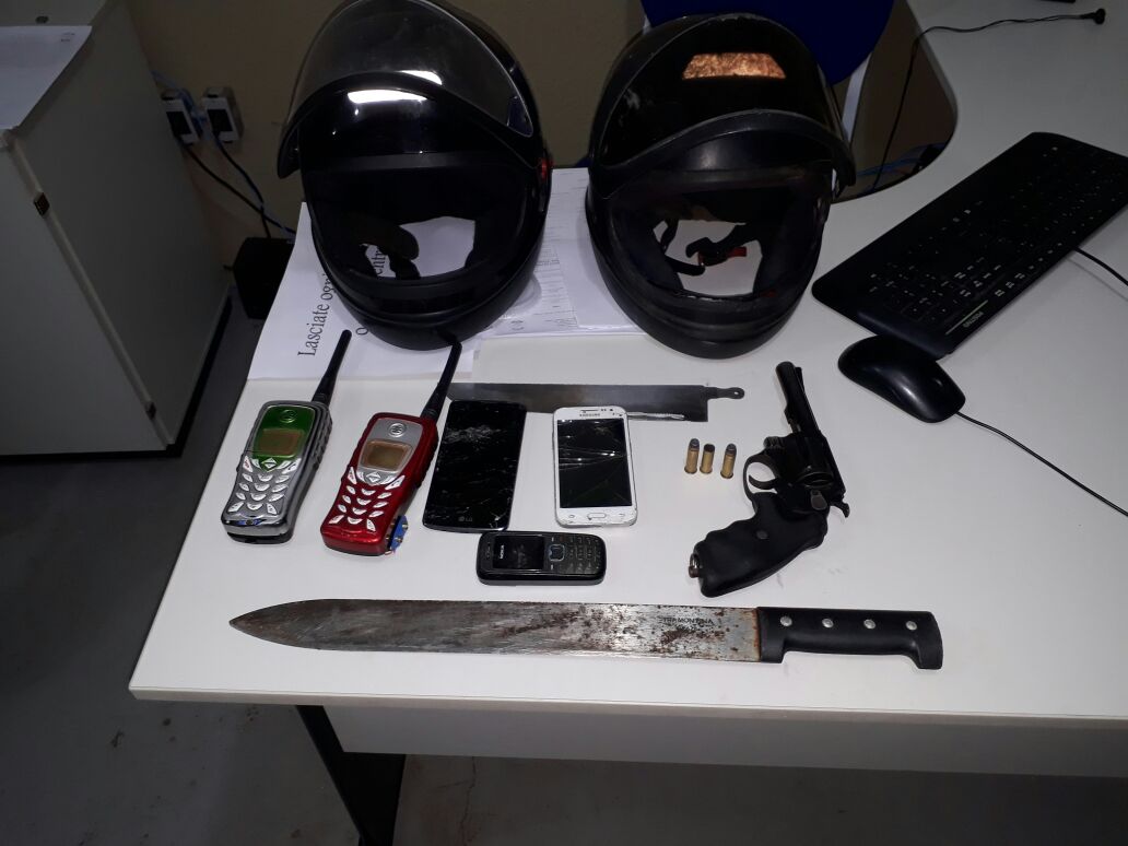 Material encontrado com os assaltantes