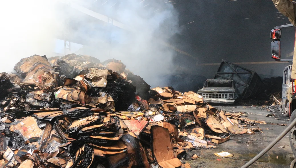 material incendiado
