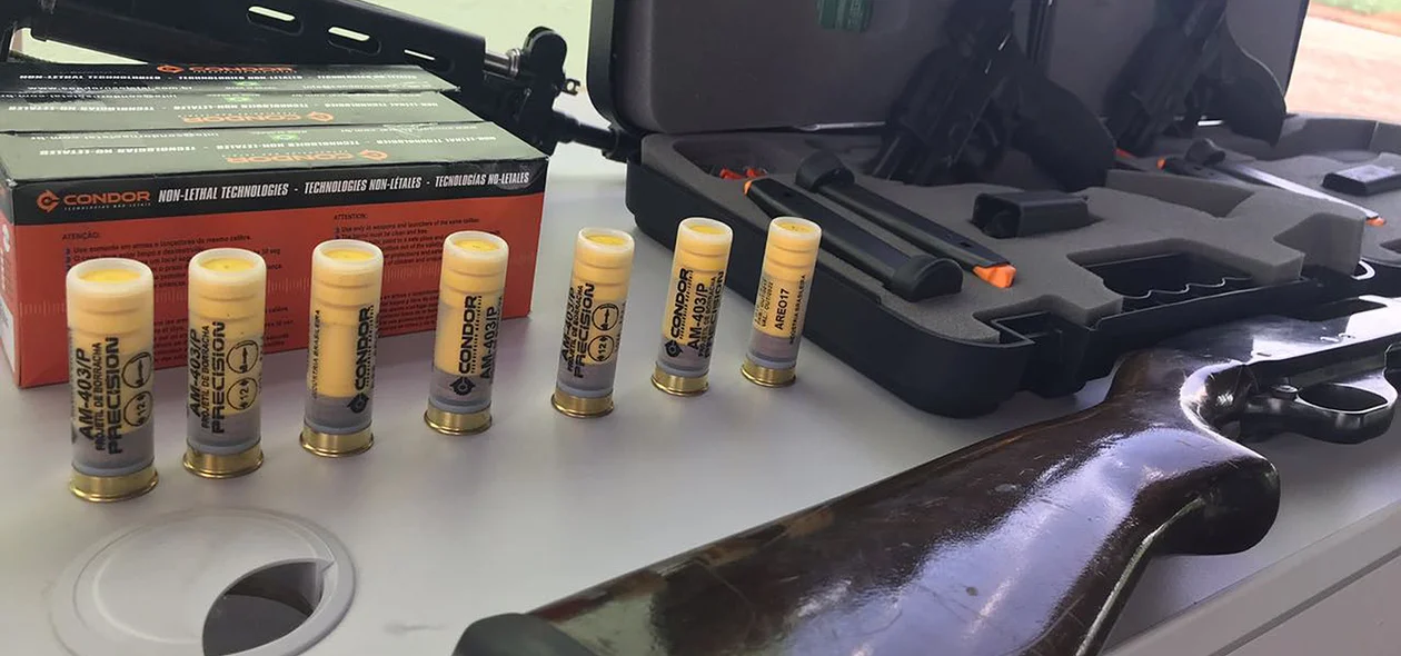 Entrega de novas pistolas 