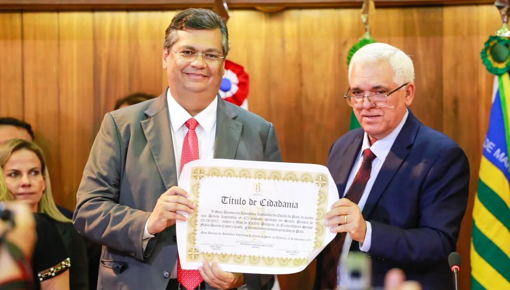 Flávio Dino recebe Título de Cidadania
