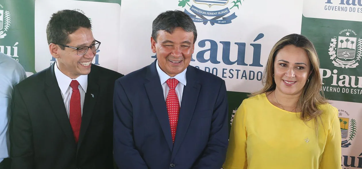 Governado e Daniel Oliveira na solenidade 