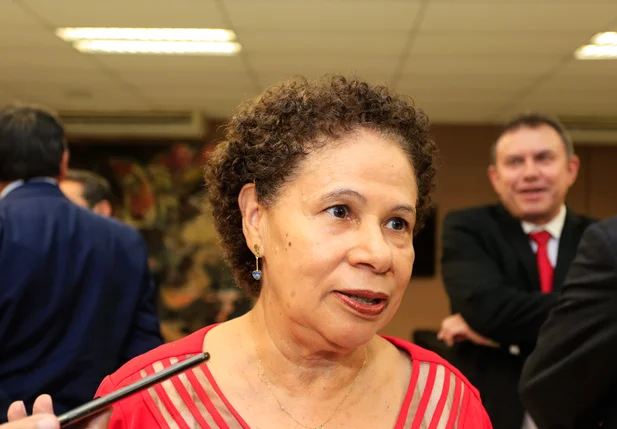 Senadora Regina Sousa 