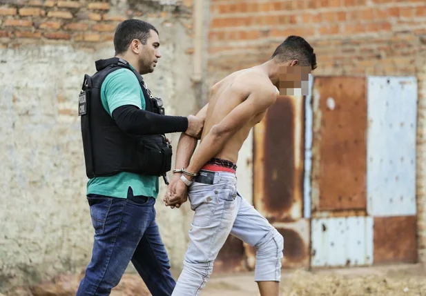 Polícia prende suspeitos de assassinar jovem no Parque Brasil