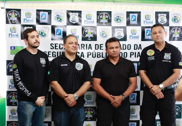 Delegados falam sobre operação