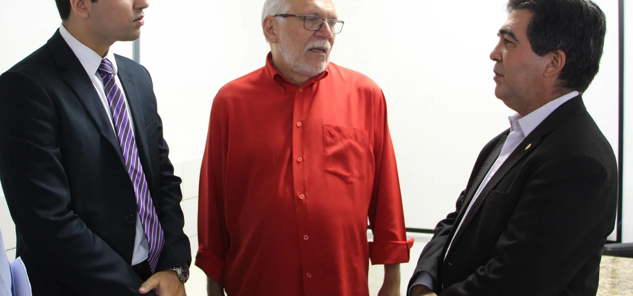 Representantes do IBGE, Cepro e Governo do Piauí