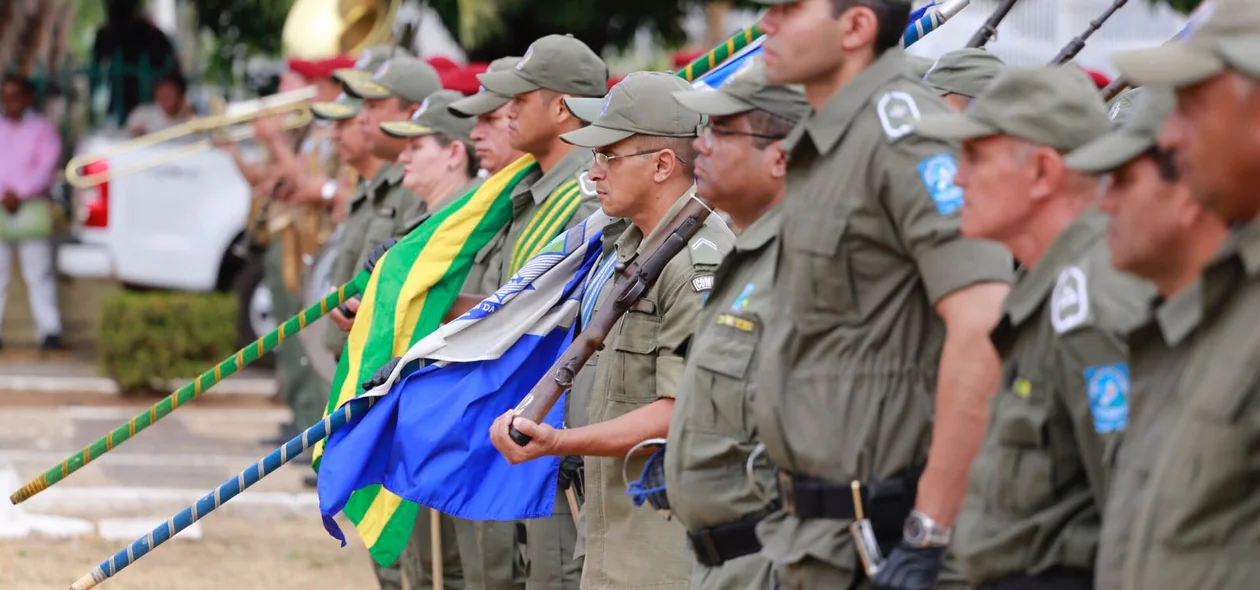 Cerimônia em comemoração ao Dia da Bandeira