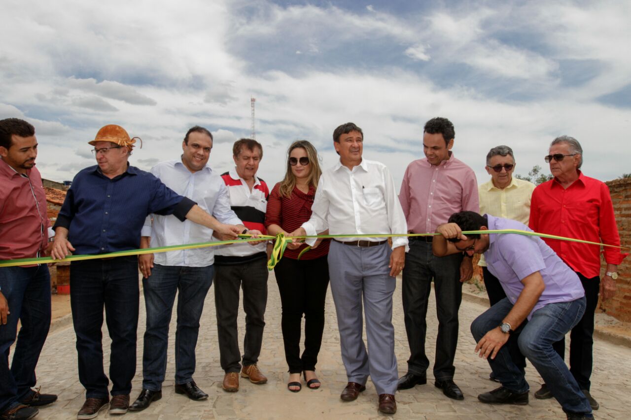 Inauguração em Simplício Mendes