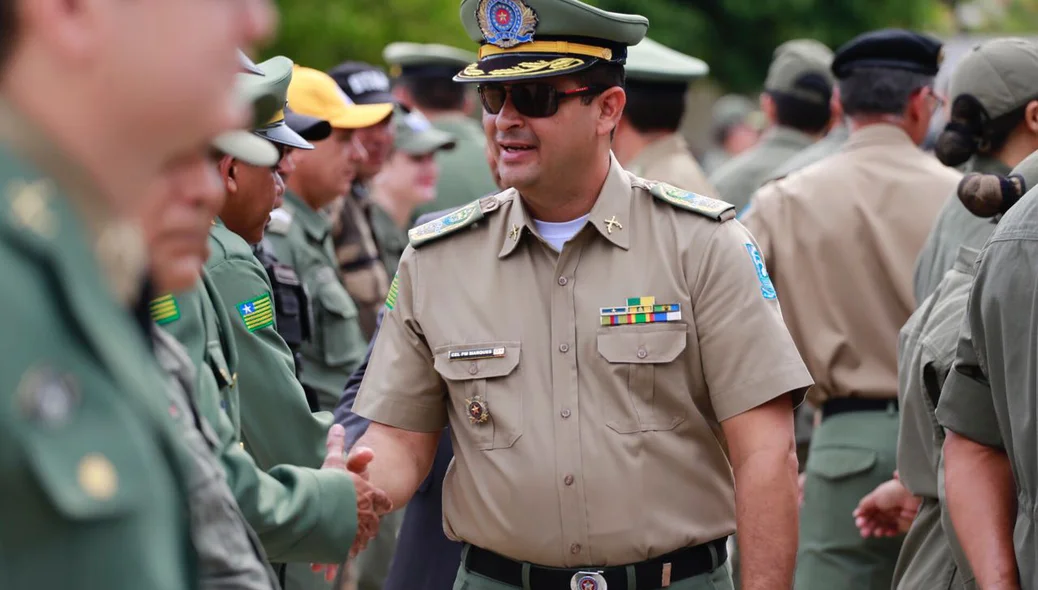 Policiais militares são promovidos no Dia da Bandeira