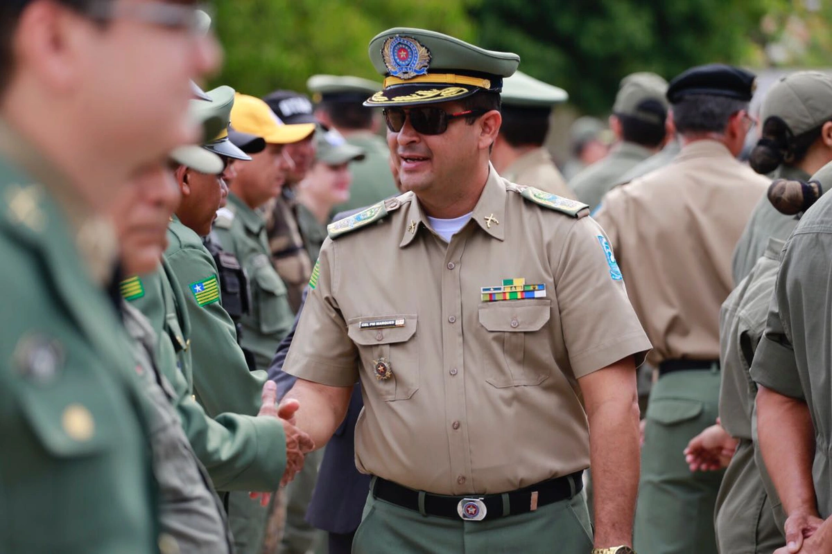 Policiais militares são promovidos no Dia da Bandeira