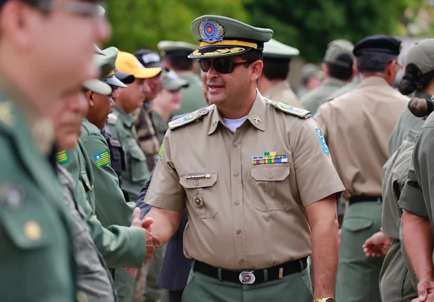 Policiais militares são promovidos no Dia da Bandeira