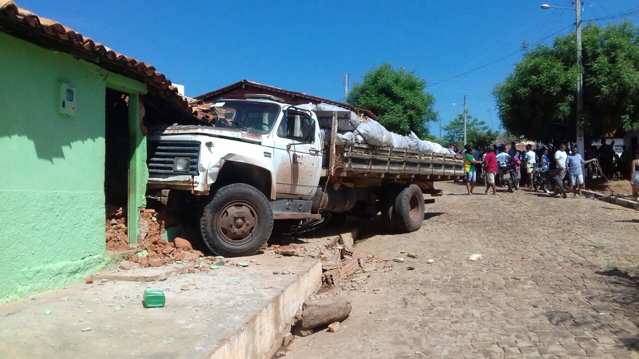 Caminhão do vereador Jota