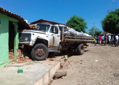 Caminhão do vereador Jota