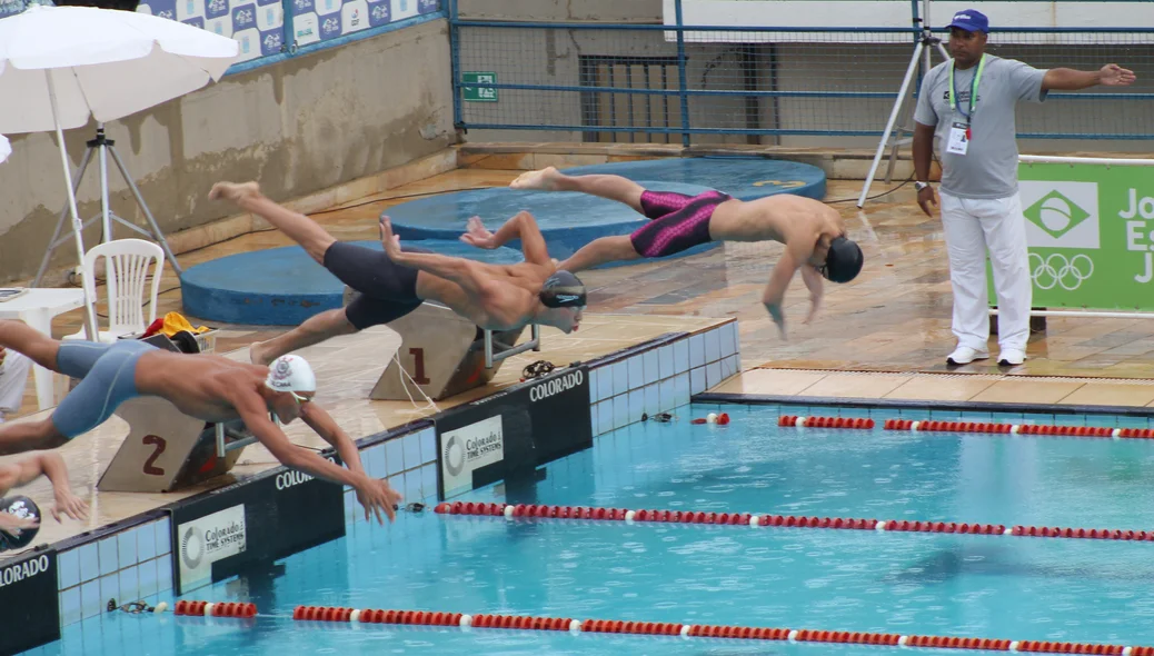 Competição de natação