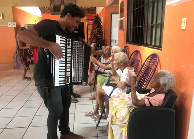 Projeto Arte que toca gente 