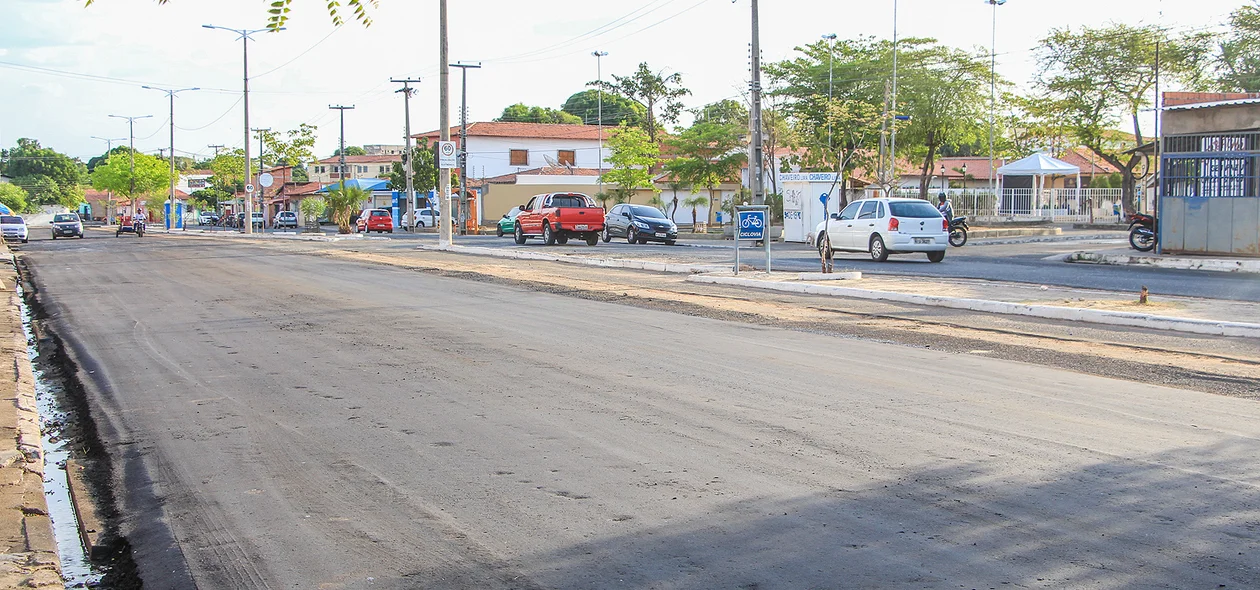 Recapeamento de avenida em Teresina 