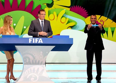 Cafu já havia sido assistente no sorteio dos grupos da Copa do Mundo de 2014 