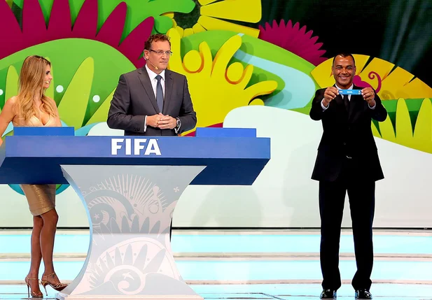 Cafu já havia sido assistente no sorteio dos grupos da Copa do Mundo de 2014 