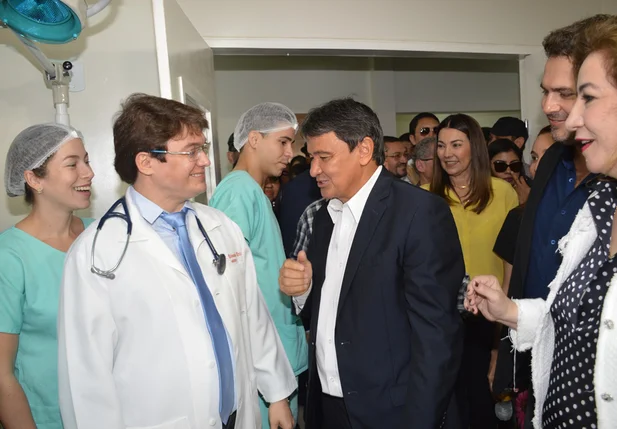 Governador visita instalações do hospital