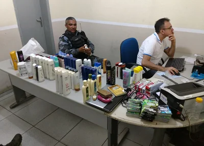 Material apreendido com Dayane